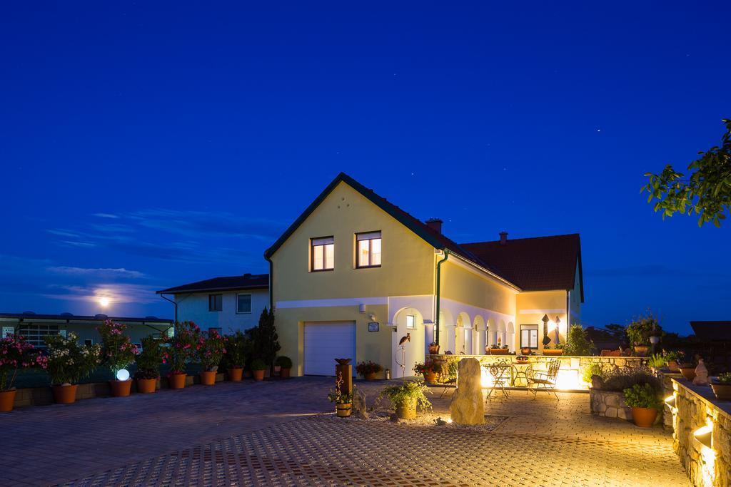 Appartementhaus Freiler Moerbisch Am See Exterior photo