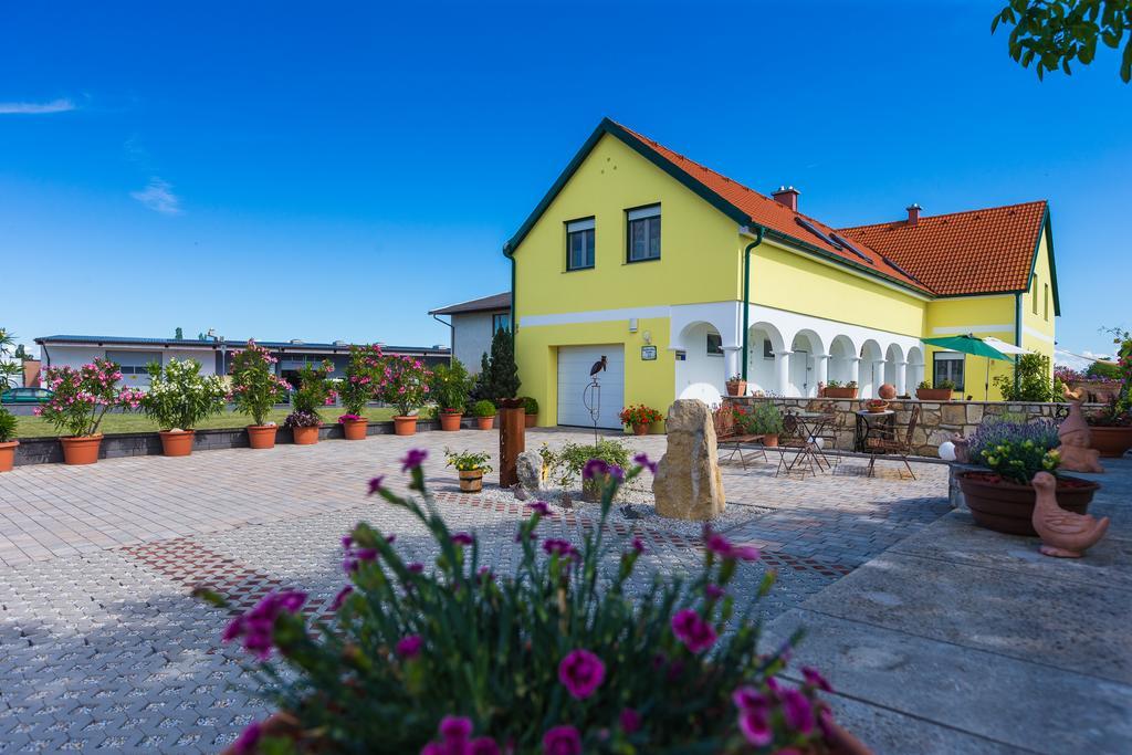 Appartementhaus Freiler Moerbisch Am See Exterior photo