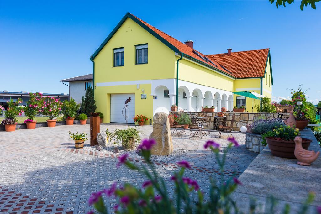 Appartementhaus Freiler Moerbisch Am See Exterior photo